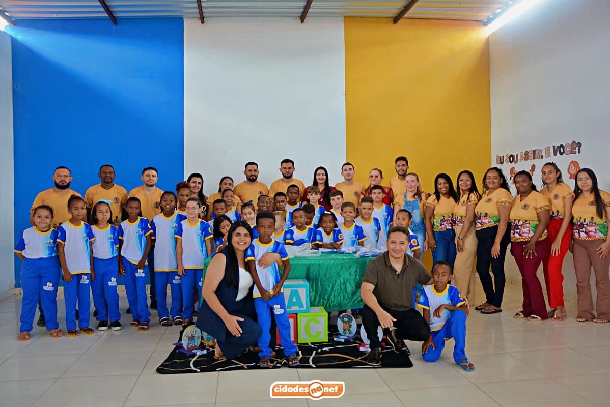 Educação de Padre Marcos entrega uniformes a alunos da zona rural e segue investindo na melhoria da rede municipal